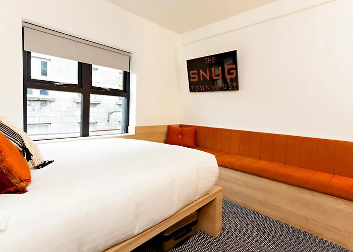 The Snug Townhouse