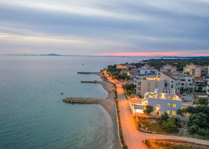 Villa Eni Beachfront Apartment With Pool
