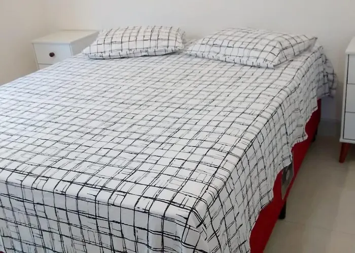 Casa residencial arejada em bairro tranquilo