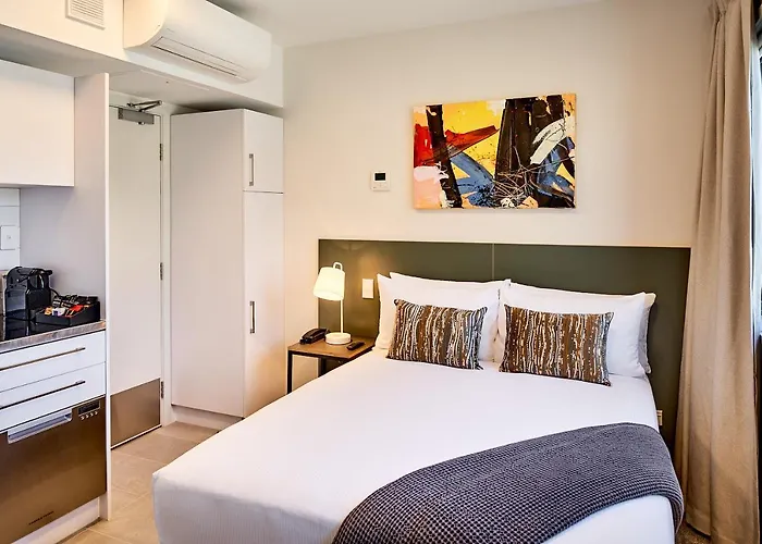 Sojourn Apartment Hotel - Ghuznee