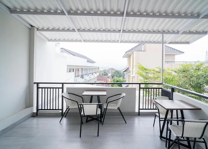 Urbanview Hotel Bubusini Batu By Reddoorz