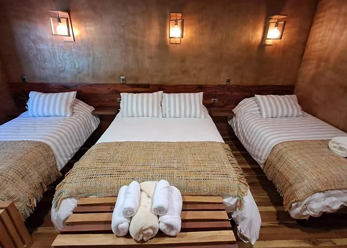 Illi Lodge & Hostel