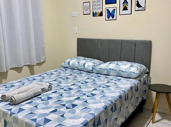 Apto charmoso na V Planalto perto Shopping com 2 Quartos de Casal ArCond Wifi 500megas Home Office e Garagem em Dourados