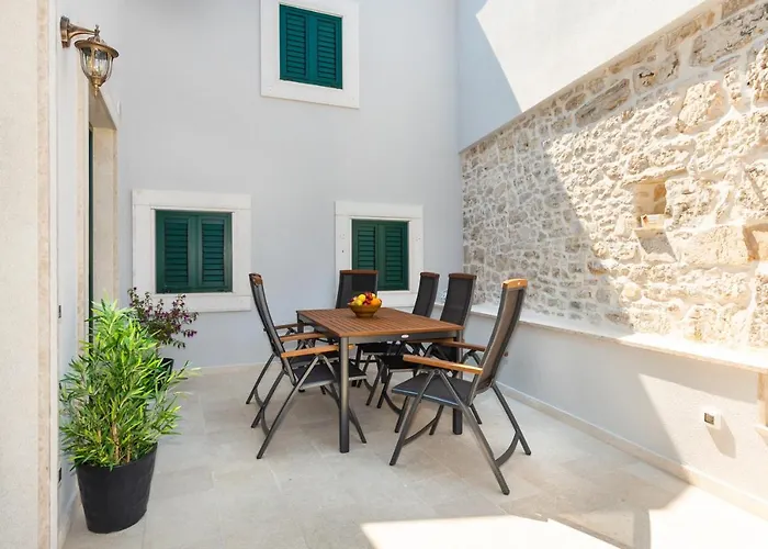 Luxury Apartments Azalea Primosten