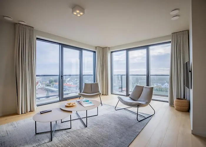 Georgie Light, Lofty Luxurious