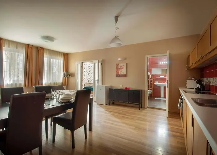 Star Apartments With Free Parking
