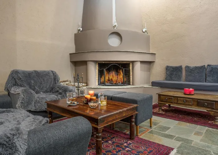 Arahova Inn Hotel