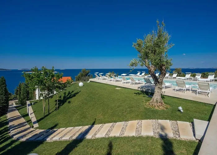 Golden Rays Luxury Villas & Apartments