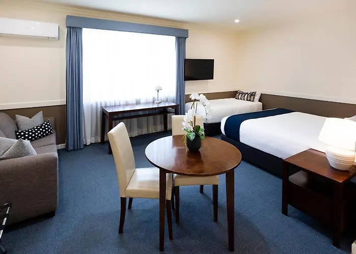 Hawkesbury Race Club Motel