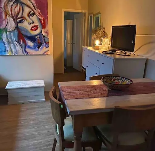 Apartamento Independiente En Alquiler En Casa De Familia