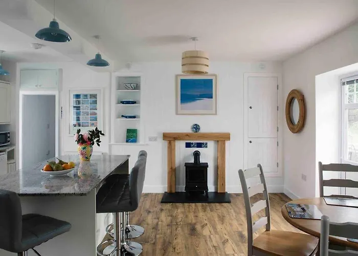 Spacious Flat St Ives Former Farmhouse, Parking