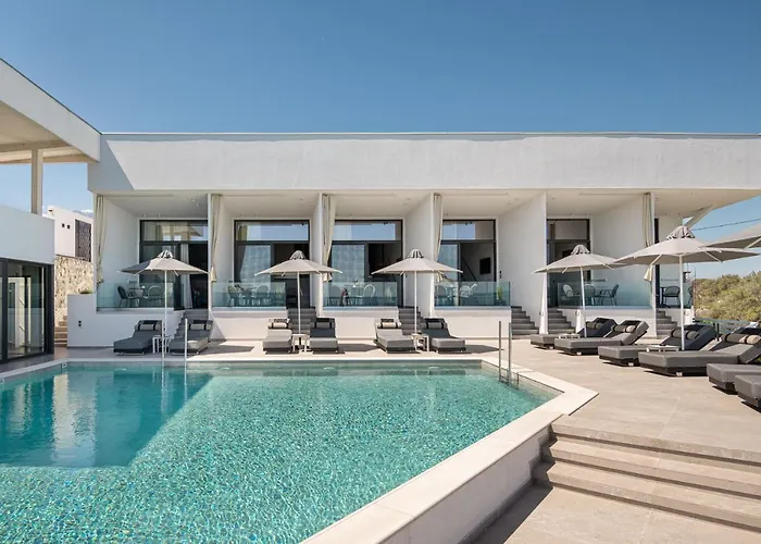 Akrotiri Olympus Luxury Suites - Adults Only