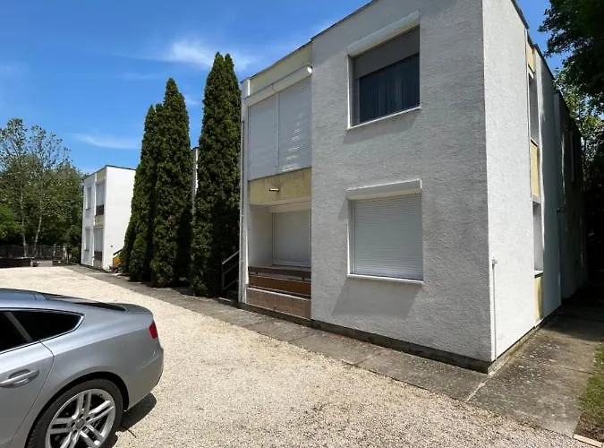 Mira Apartman