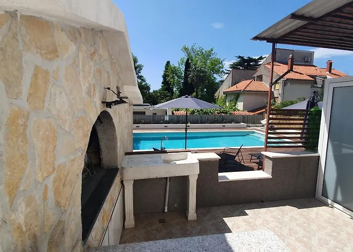 Apartments Mestrovic With Heated Swiming Pool- Near Split