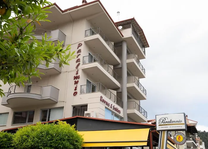 Paralimnio Suites