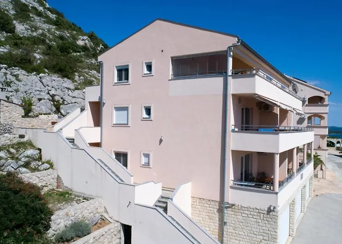 Lea Apartments