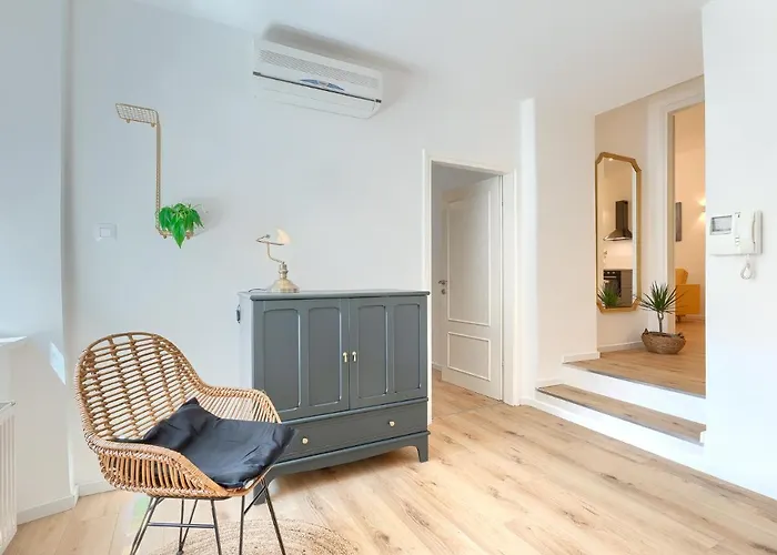 Calafati Apartment With Private Parking