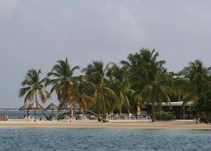 Hotel On The Cay