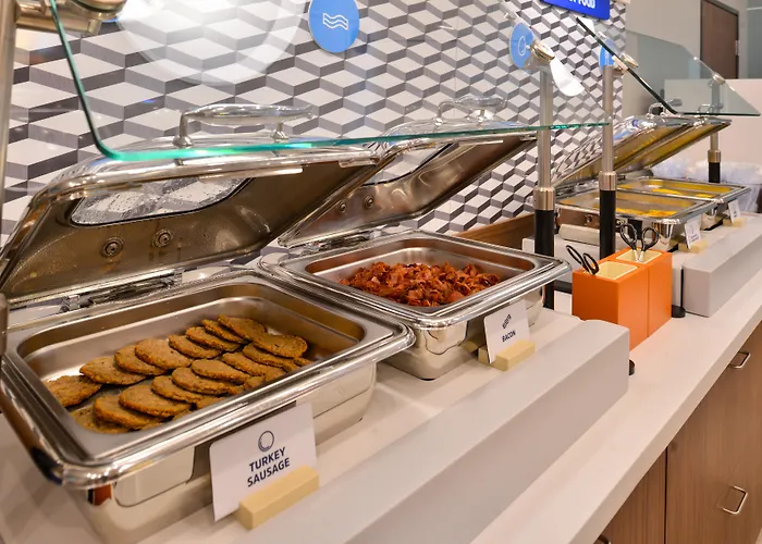 Holiday Inn Express & Suites Franklin - Berry Farms By Ihg