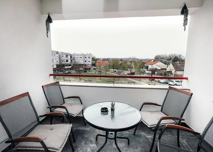 Apartman Strong