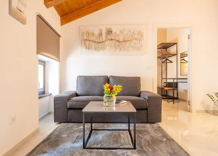 Aaa Apartments & Rooms With Free Private Parking
