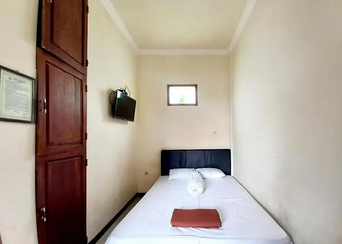 Griya Juanda Syariah Near Rs Dharma Husada Probolinggo Mitra Reddoorz