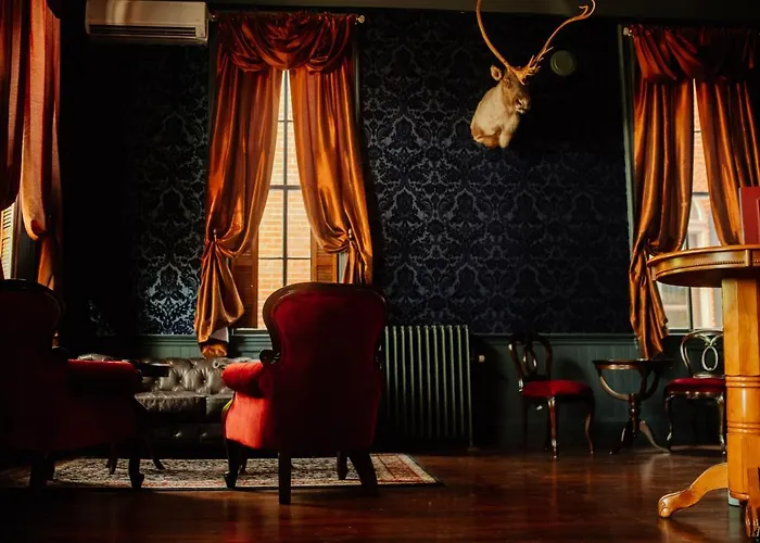 White House Hotel