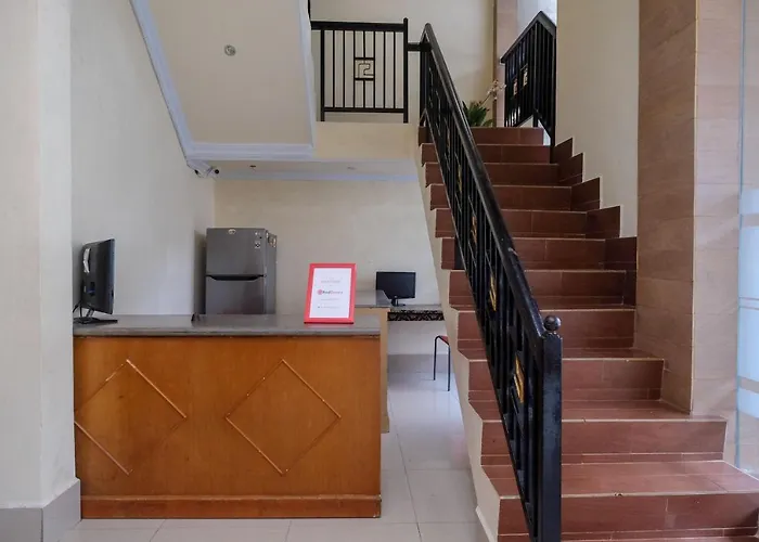 RedDoorz at Hotel Rich Parepare near Pantai Mattirotasi