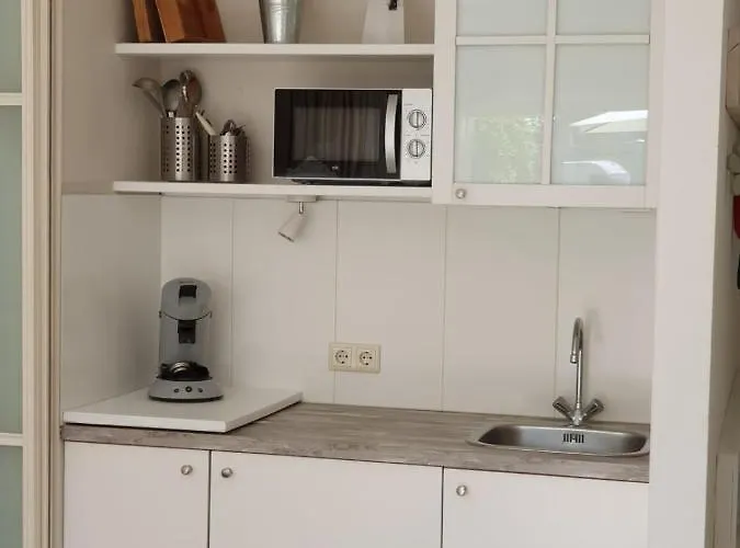 Studio Broeckestraat 12