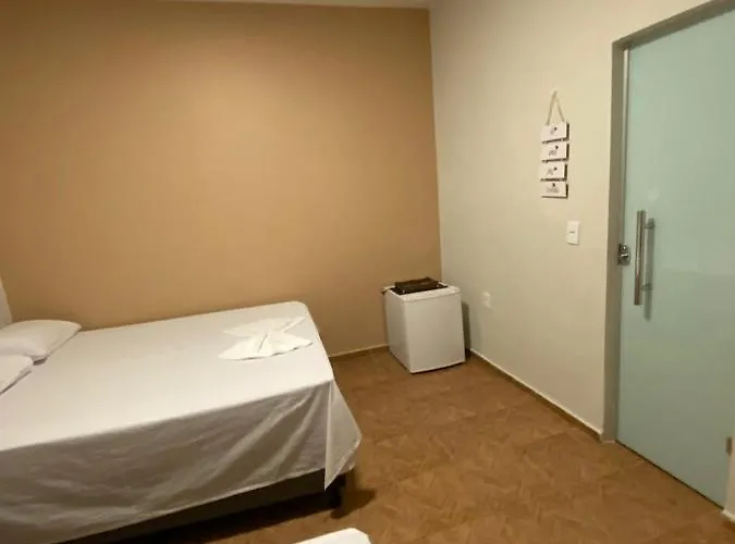 Hotel Paraiso - Fácil acesso as faculdades e FarmShow