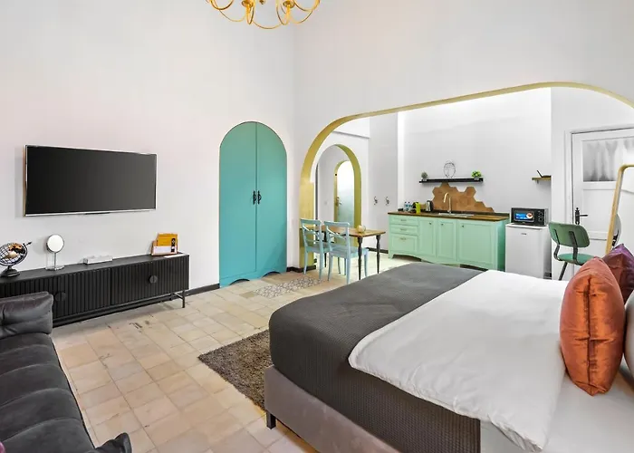 Helios Boutique By La Finca Hotels - בוטיק מעוצב עם מטבחון מאובזר וחניה חינם בעיר העתיקה!
