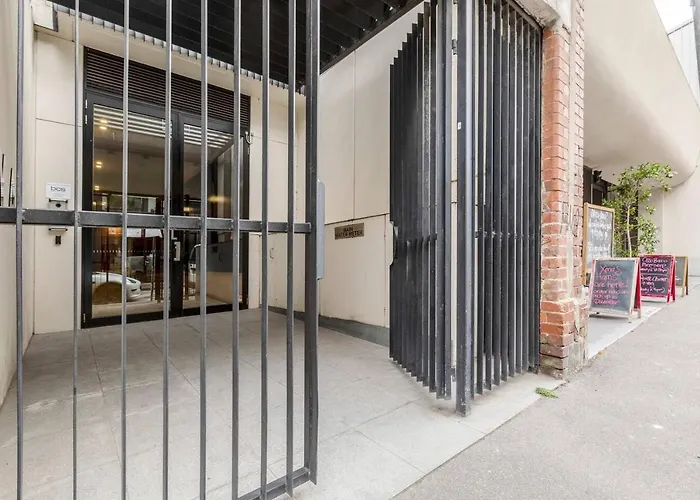 Laneway Leisure - Leafy Delight In The Heart Of Fitzroy