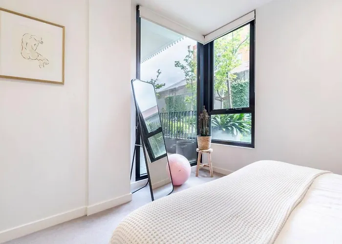 Laneway Leisure - Leafy Delight In The Heart Of Fitzroy