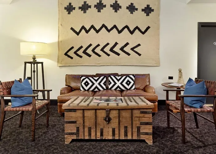 Independence Square 205, Stylish Hotel Room With Ac, Great Location In Aspen