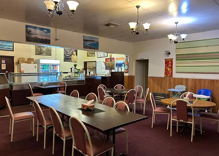 Main Reef Hotel