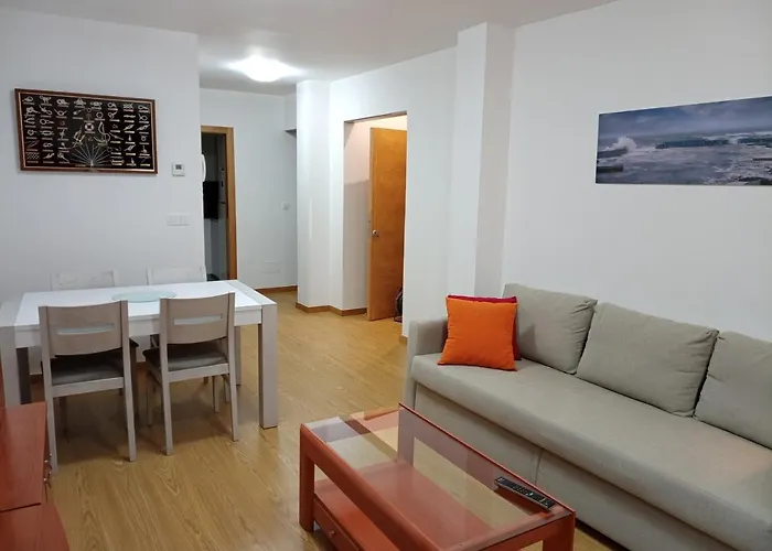 Acogedor , Cerca Del Puerto En Camino Portugues Costa