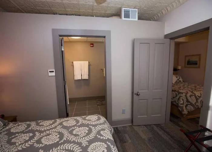 Dodici Night Suites