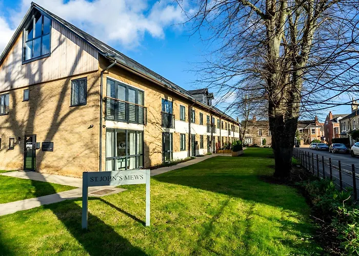 City Centre Apartment - 2 Bedroom - Parking - Award Winning Location