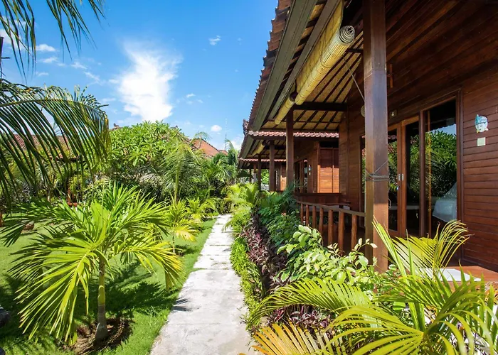 D'Muncuk Huts Lembongan