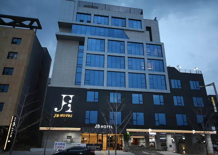 Jb Tourist Hotel