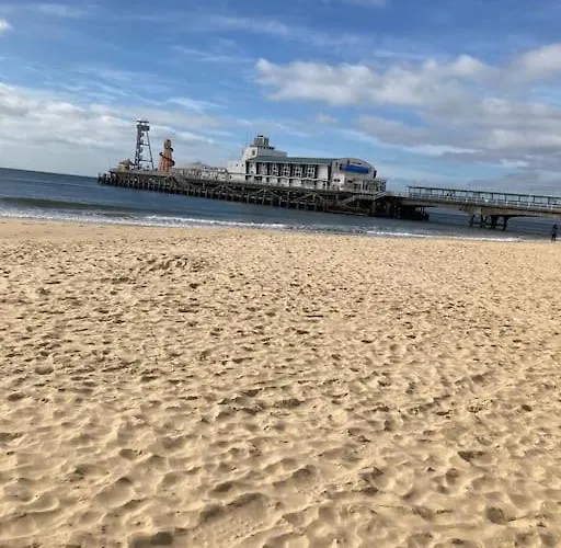 Mada Apartment Bournemouth 12 Min Walk To The Beach
