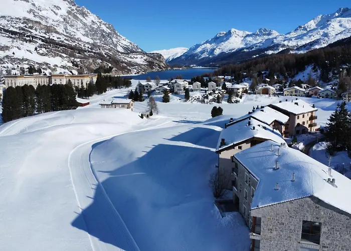 Chesa La Montanella - Ferienwohnung, Maloja