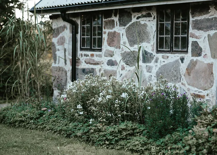 Oestra Nyrups Lantliv