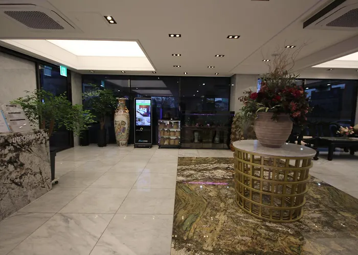 Jb Tourist Hotel