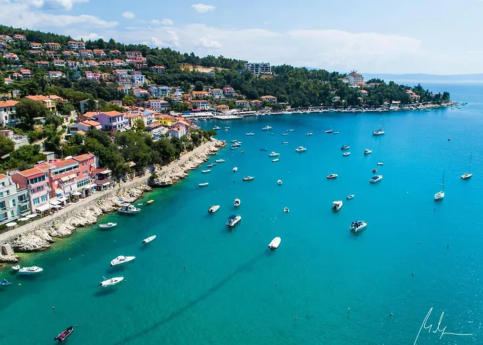 Apartment Angie - Intermezzo With Sea View In Center Of Rabac