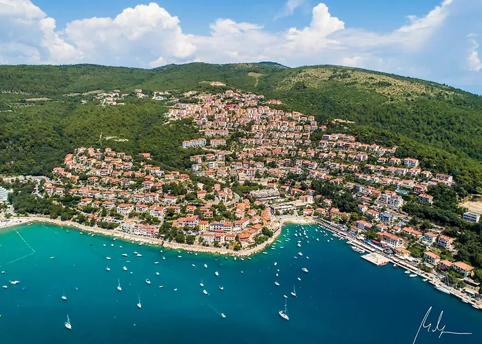 Apartment Angie - Intermezzo With Sea View In Center Of Rabac