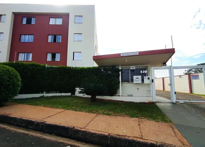 Apartamento inteiro no Alto Umuarama, próximo ao Aeroporto, Medicina e Granja Marileusa.