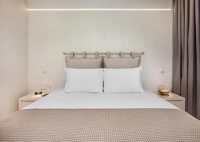 Cocoοns Suites & Villas Fourka