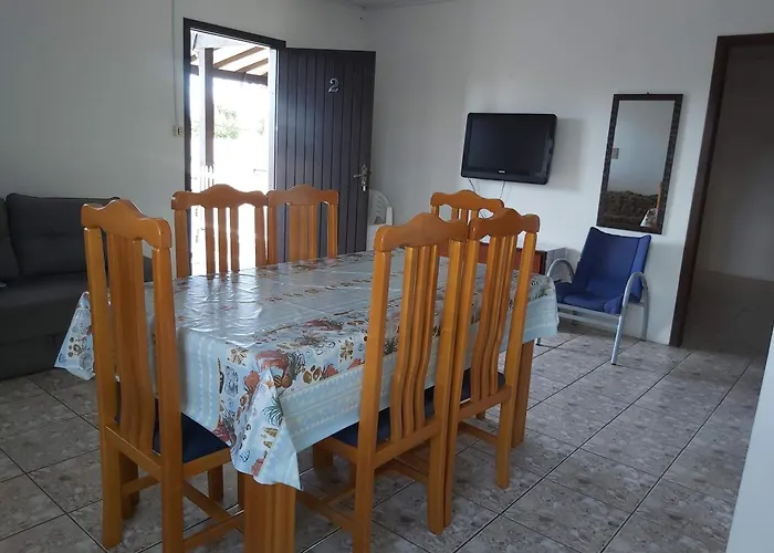 Apto com terraço coberto