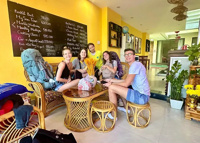 PHỐ CHỢ ĐÊM Villa - Near Hoi An Old Town 200m